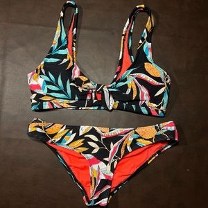 🔸 Body Glove Swim Bikini Set 🔸